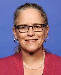 Carolyn Bourdeaux headshot